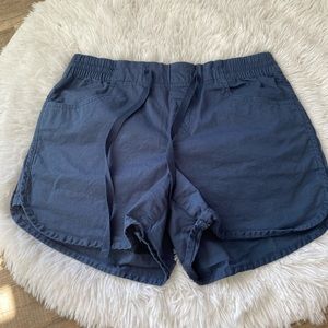 Eddie Bauer size 6 draw string shorts.